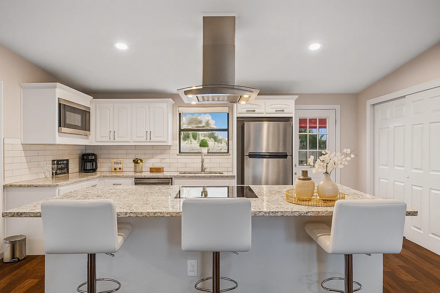 4 bed, $4,600 — Photo 2