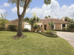 10318 Sugar Hill Dr, Houston, TX 77042