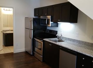 1100 SE Sherman St APT 102, Portland, OR 97214