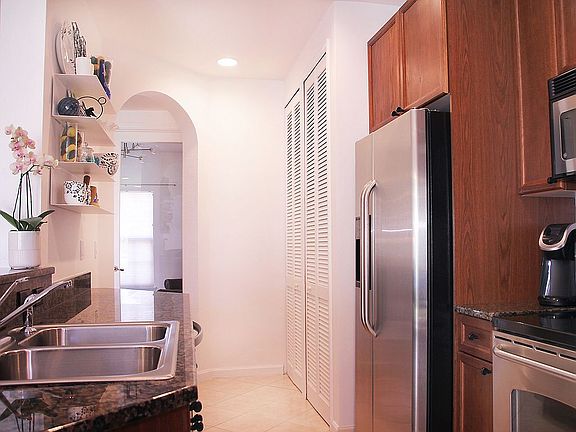 5th image of 180 Calle El Jardin St Unit 102