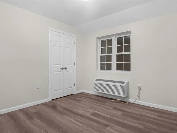 334 Underhill Avenue image 16 of 31