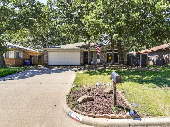 1102 Hidden Creek Dr, Mansfield, TX 76063