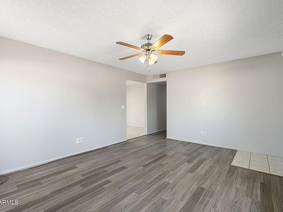 4th image of 2932 E Pershing Ave