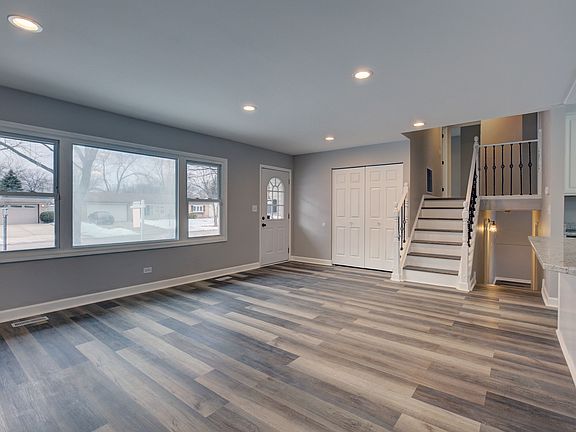 4th image of 7377 Coventry Dr