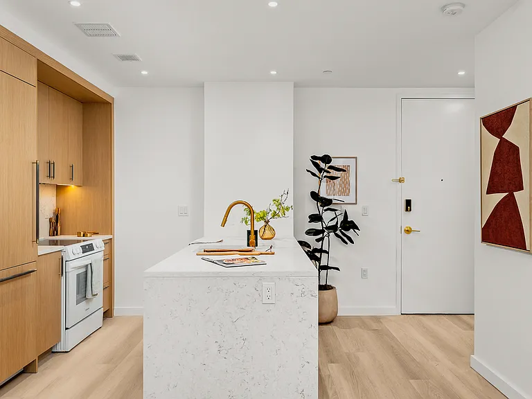 525 Pacific St #210 — Photo 13