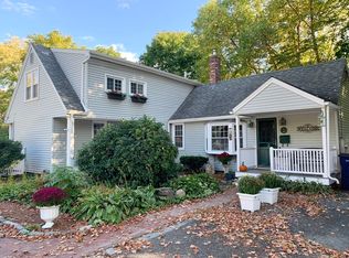85 Village St, Medway, MA 02053