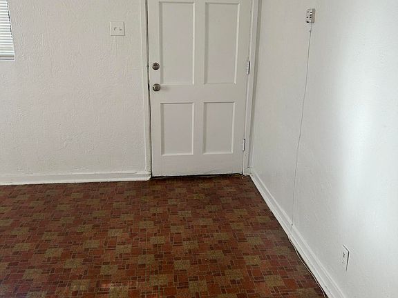 5th image of 557 Bataan Cir