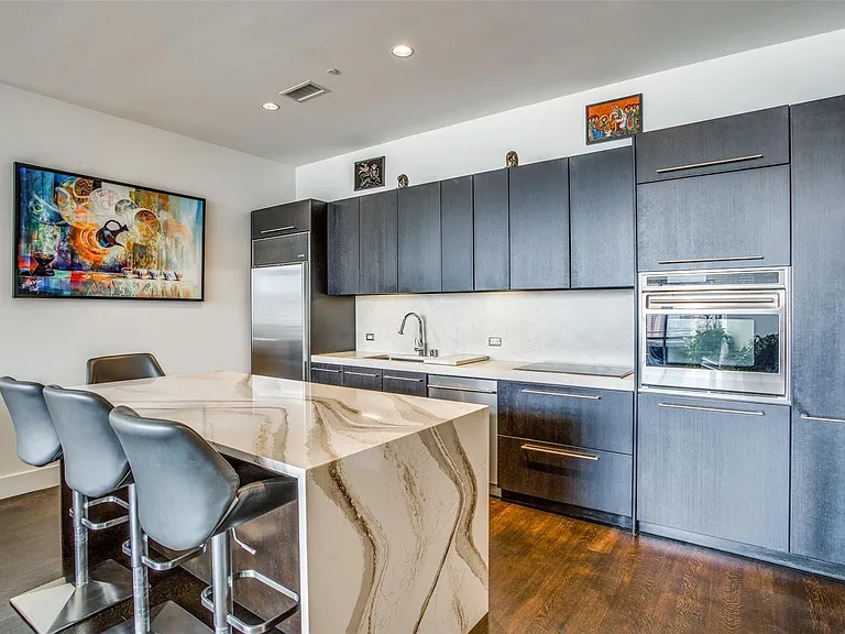2200 Victory Ave #1603 — Photo 4