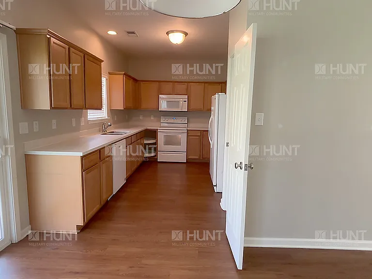 5962 Essex St — Photo 3