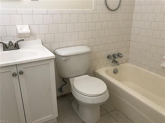 3rd image of 1025 Livingston Ave
