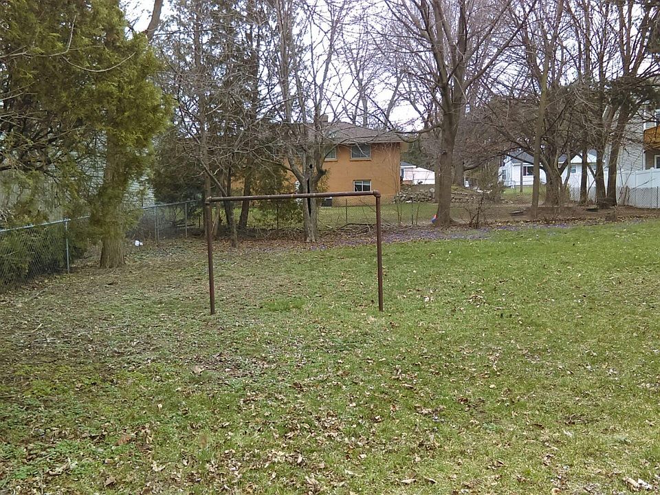 2nd image of 3630 Oakdale Dr