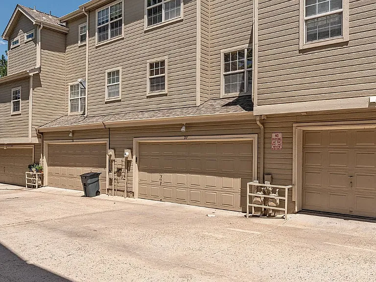240 W Jamison Cir #27 — Photo 3