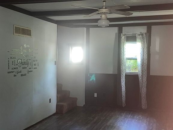 2nd image of 621 E 4th St