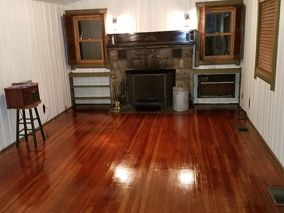 2nd image of 6 Boulder Dr