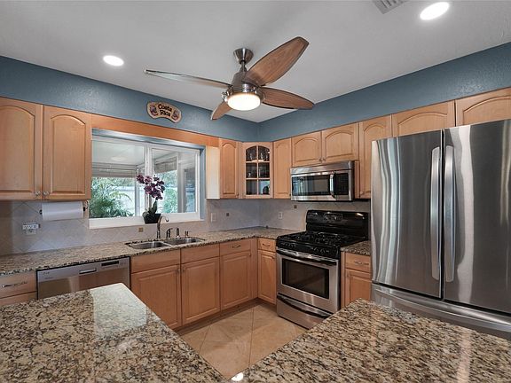 3rd image of 11311 NW 32nd Manor