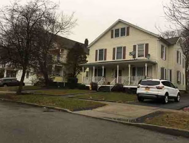 2nd image of 5 Agate Ave