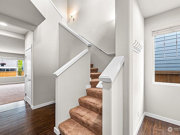3rd image of 5219 51st Way SE