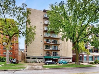 1567 Ridge Ave APT 401, Evanston, IL, 60201