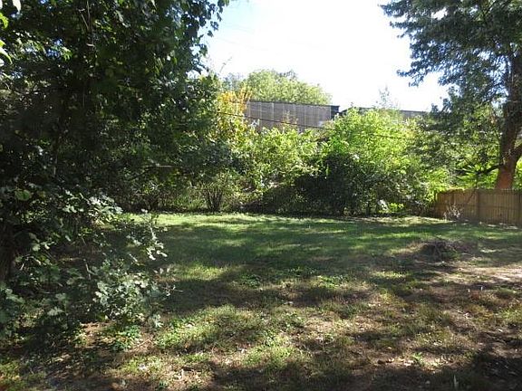 3rd image of 10715 Ewing Dr