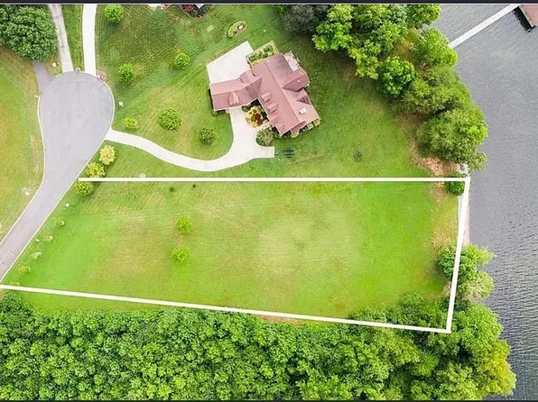 140 River Place Point, Birchwood, TN 37308