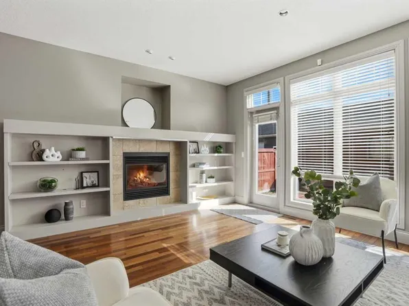 4112 W 19th St SW, Calgary, AB T2T 4Y3