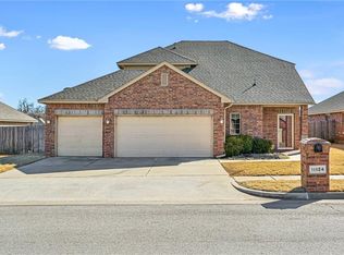 11124 SW 40th St, Mustang, OK 73064