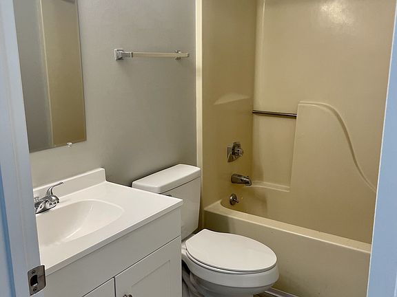 Hall Bath #6_05122023