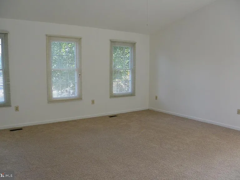 7034 Darby Towne Ct — Photo 18