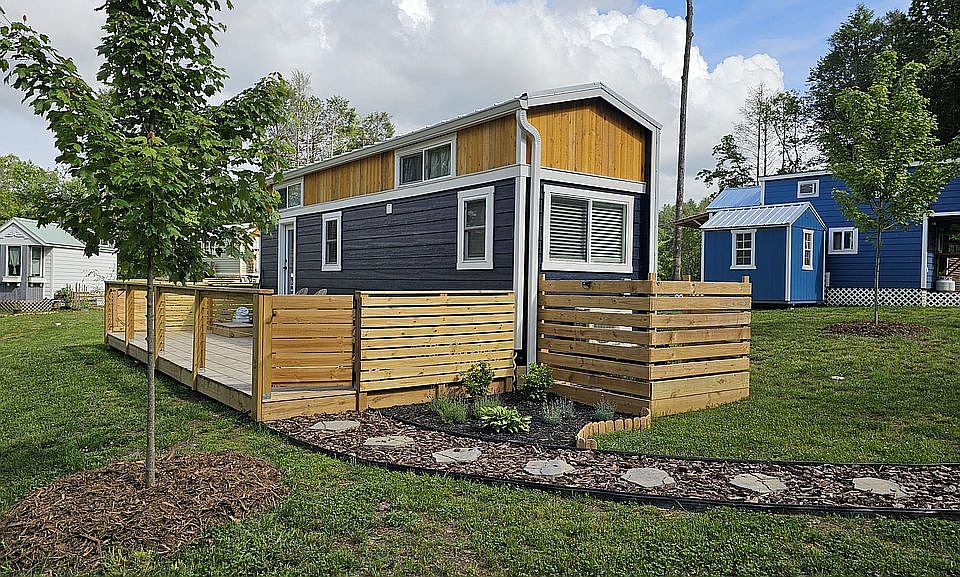 1st image of 21 Acony Bell Way #33