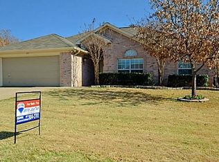 624 Saint Eric Dr, Mansfield, TX 76063