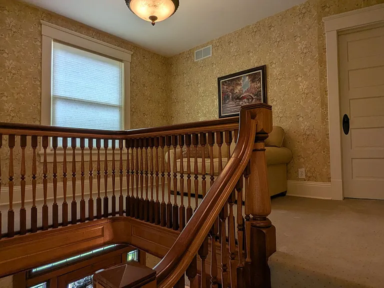 212 Chestnut Ave NE — Photo 33