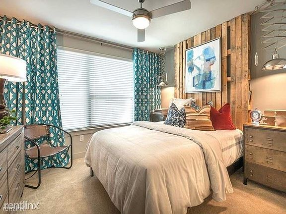1-br-1-bath-apartment---1919-w-gray-st-165-houston-tx-buildi