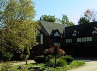 15 Fairway Trl, Moreland Hills, OH 44022