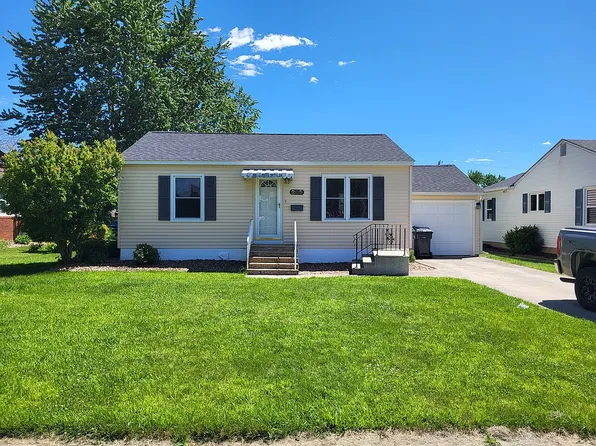 205 NW Water St, Adams, MN 55909