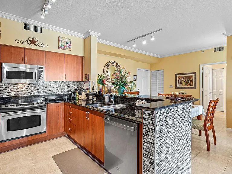 233 S Federal Hwy #519 — Photo 7