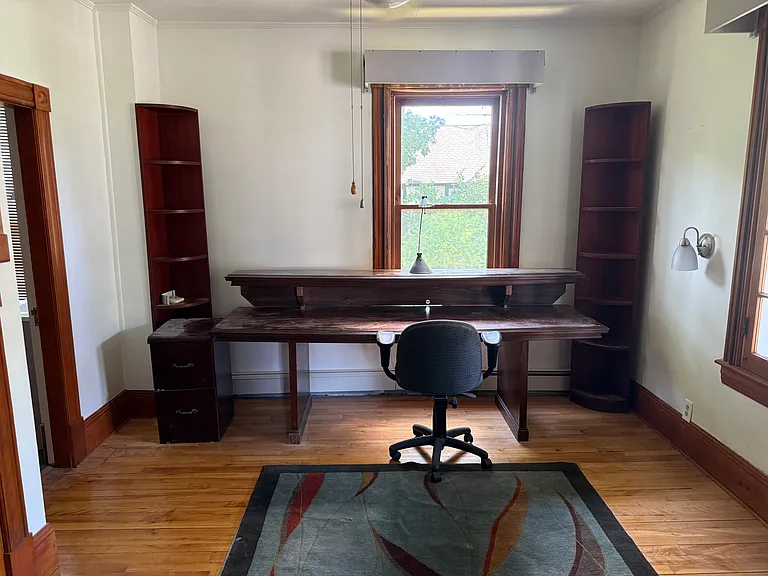425 Pleasant St — Photo 16