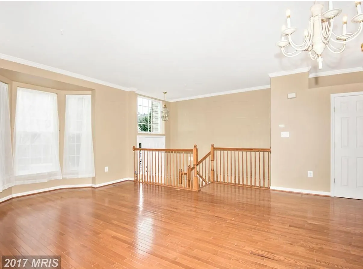 3 bed, 2950 sqft, $3,000 — Photo 3