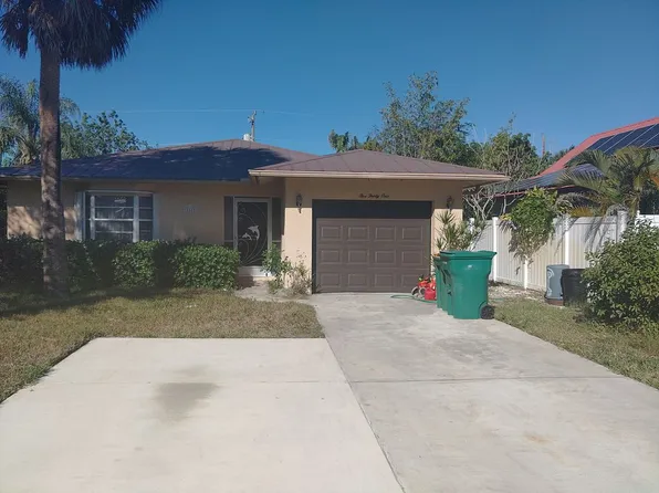 531 91st Ave N, Naples, FL 34108