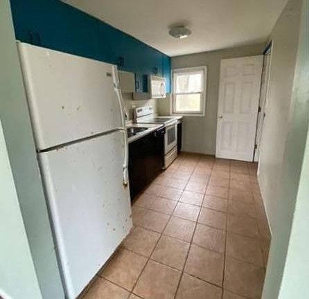 4th image of 52 S Midland Dr