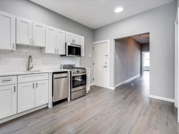 402 Grand Street image 4 of 20