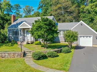 9 Blue Ridge Dr, Farmington, CT 06032