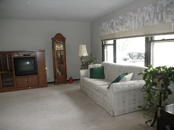 5th image of 1312 Edgerton Dr
