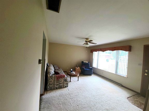 2nd image of 1420 W Memorial Dr
