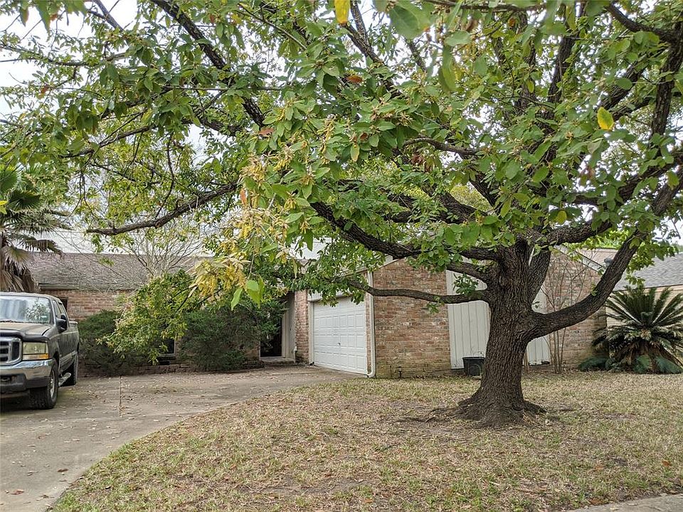 1st image of 15606 Rolling Timbers Dr