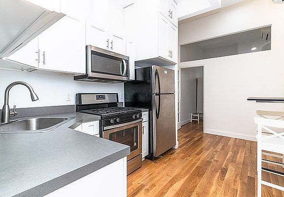2nd image of 295 Wyckoff Ave #3B