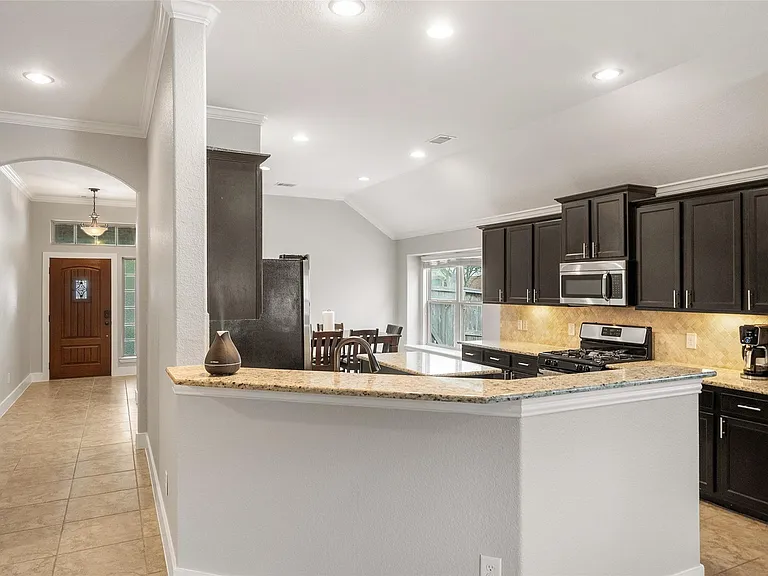 9534 Knox Prairie Ct — Photo 12