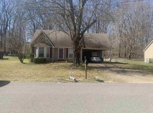 225 Stratford Ln, Jackson, TN 38305