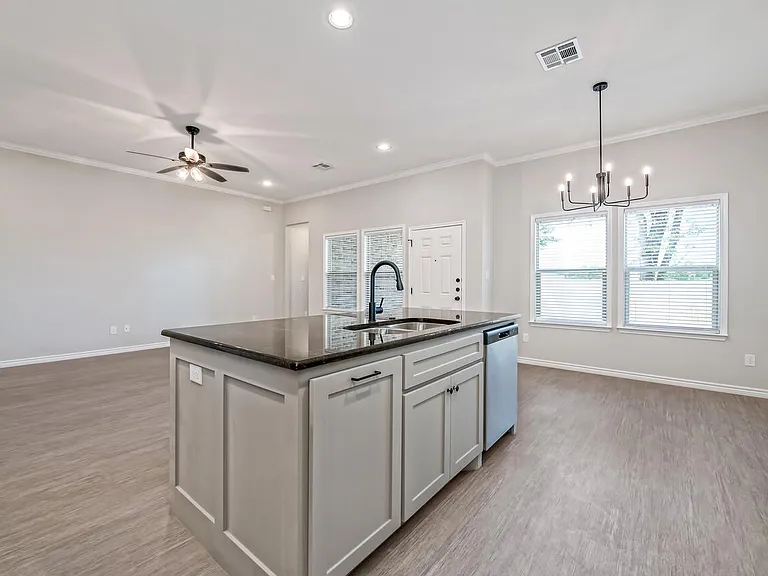 700 Tower Mill Ct #700 — Photo 5