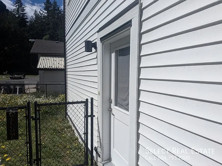 63886 Beech Ave #B — Photo 2