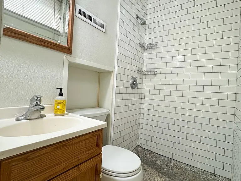 1901 Winnebago St. — Photo 6